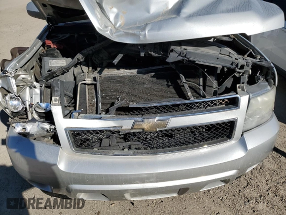 2011 Chevrolet Suburban LS with VIN 1GNSCHE03BR292854, listed as a Copart auction lot 82693424 with 187,104 mi miles and Salvage Title. Bid and sale history available at carsss.com. Image 14.