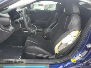 2024 Toyota 86 Premium z VIN JF1ZNBE16R8756183, wystawiony jako Copart lot #52332415 z przebiegiem 6310 mil mil oraz Szkody całkowita. Historia ofert i sprzedaży dostępna na DreamBid. Obrazek 7.