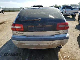 2001 Volvo V40 z VIN YV1VW29531F601362, wystawiony jako Copart lot #72295744 z przebiegiem Nie podano mil oraz Szkody całkowita. Historia ofert i sprzedaży dostępna na DreamBid. Obrazek 6.