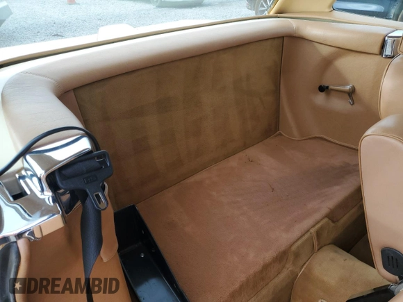 1986 Mercedes-Benz 560 SL z VIN WDBBA48D9GA042092, wystawiony jako Copart lot #82438564 z przebiegiem 43 758 mil mil oraz Szkoda całkowita • Salvage title. Historia ofert i sprzedaży dostępna na DreamBid. Obrazek 10.