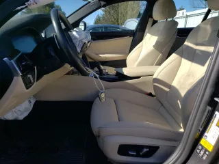2020 BMW 5 Series 530i xDrive z VIN WBAJR7C04LCE05795, wystawiony jako Copart lot #45848475 z przebiegiem Nie podano mil oraz Szkoda całkowita • Salvage title. Historia ofert i sprzedaży dostępna na DreamBid. Obrazek 7.