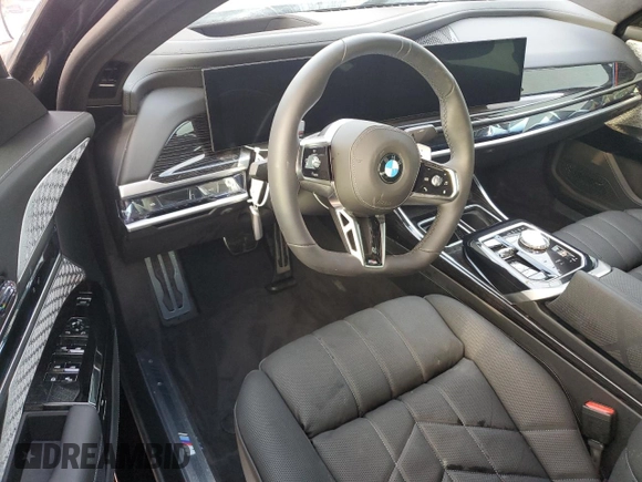 2024 BMW 7 Series 740i xDrive with VIN WBA33EH06RCT04464, listed as a Copart auction lot 74810484 with 821 mi miles and Non Repairable. Bid and sale history available at carsss.com. Image 8.