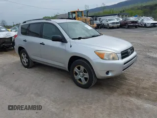 2006 Toyota RAV4 with VIN JTMZD33V766016092, listed as a IAAI auction lot 42102147 with 192,711 mi miles. Bid and sale history available at carsss.com. Image 1.