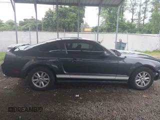 2007 Ford Mustang Deluxe with VIN 1ZVFT80N175365857, listed as a IAAI auction lot 42512673 with 136,145 mi miles and . Bid and sale history available at DreamBid. Image 14.