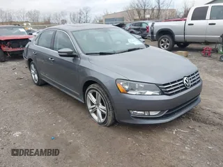 2015 Volkswagen Passat 2.0L TDI SEL Premium with VIN 1VWCV7A34FC094467, listed as a IAAI auction lot 42030825 with 184,517 mi miles. Bid and sale history available at carsss.com. Image 1.