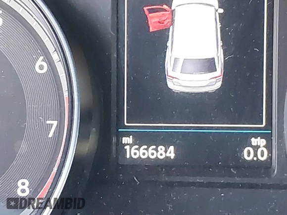 2018 Volkswagen Atlas SE with VIN 1V2DR2CA8JC536295, listed as a IAAI auction lot 41275322 with 166,684 mi miles and . Bid and sale history available at DreamBid. Image 15.