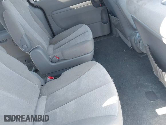 2014 Kia Sedona LX with VIN KNDMG4C71E6579260, listed as a IAAI auction lot 41985403 with 93,523 mi miles. Bid and sale history available at carsss.com. Image 8.