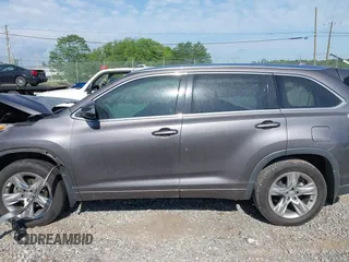 2015 Toyota Highlander Limited z VIN 5TDDKRFH1FS112308, wystawiony jako IAAI lot #42219758 z przebiegiem 128 517 mil mil oraz . Historia ofert i sprzedaży dostępna na DreamBid. Obrazek 15.