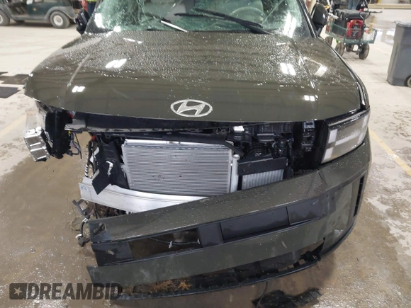 2025 Hyundai Santa Fe SEL z VIN 5NMP2DG12SH018839, wystawiony jako IAAI lot #41948222 z przebiegiem 11 798 mil mil oraz . Historia ofert i sprzedaży dostępna na DreamBid. Obrazek 13.
