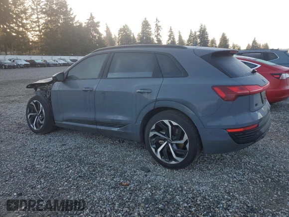 2024 Audi Q8 e-tron z VIN WA16AAGE0RB028245, wystawiony jako Copart lot #76139614 z przebiegiem 15 330 mil mil oraz Szkoda całkowita • Salvage title. Historia ofert i sprzedaży dostępna na DreamBid. Obrazek 2.