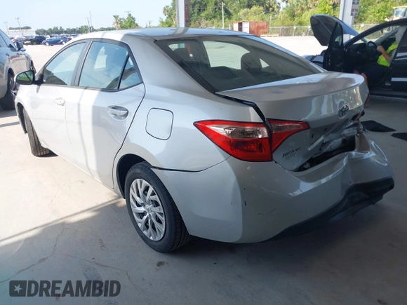 2018 Toyota Corolla L z VIN 5YFBURHE2JP827894, wystawiony jako IAAI lot #42295741 z przebiegiem 44 171 mil mil oraz . Historia ofert i sprzedaży dostępna na DreamBid. Obrazek 3.