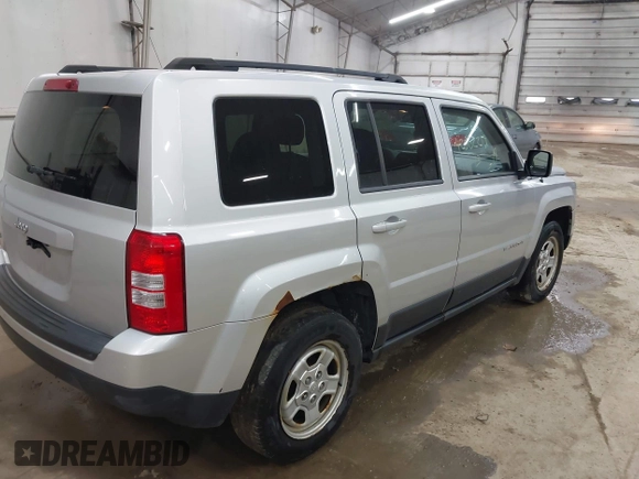 2013 Jeep Patriot Sport z VIN 1C4NJRBBXDD263102, wystawiony jako IAAI lot #42082219 z przebiegiem 102 744 mil mil oraz . Historia ofert i sprzedaży dostępna na DreamBid. Obrazek 4.