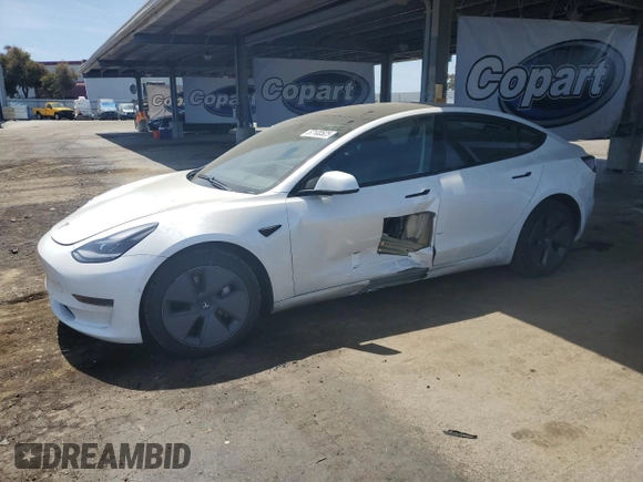 2021 Tesla Model 3 Standard Range Plus z VIN 5YJ3E1EA7MF078241, wystawiony jako Copart lot #57100525 z przebiegiem 56 700 mil mil oraz Szkoda całkowita • Salvage title. Historia ofert i sprzedaży dostępna na DreamBid. Obrazek 1.