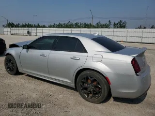 2019 Chrysler 300 S z VIN 2C3CCAGG5KH569376, wystawiony jako Copart lot #60175245 z przebiegiem 67 981 mil mil oraz Szkoda całkowita • Salvage title. Historia ofert i sprzedaży dostępna na DreamBid. Obrazek 2.
