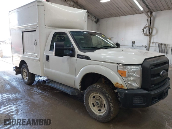 2016 Ford Super Duty F-250 SRW XL with VIN 1FDBF2B66GED17519, listed as a IAAI auction lot 41972443 with 333,161 mi miles. Bid and sale history available at carsss.com. Image 1.