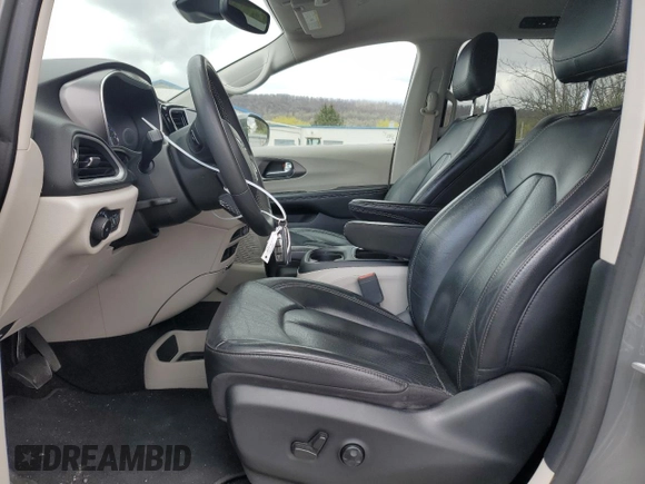 2022 Chrysler Pacifica Touring L with VIN 2C4RC1BG7NR154314, listed as a Copart auction lot 53502335 with 77,511 mi miles and Salvage Title. Bid and sale history available at DreamBid. Image 7.