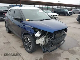 2018 Nissan Kicks S with VIN 3N1CP5CU9JL504624, listed as a IAAI auction lot 41509041 with 177,579 mi miles. Bid and sale history available at carsss.com. Image 1.