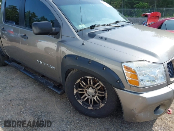 2006 Nissan Titan SE z VIN 1N6BA07B56N504064, wystawiony jako IAAI lot #42479075 z przebiegiem 156 983 mil mil oraz . Historia ofert i sprzedaży dostępna na DreamBid. Obrazek 6.