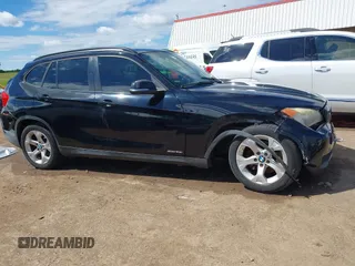 2013 BMW X1 28i z VIN WBAVM1C52DVW41549, wystawiony jako IAAI lot #42207042 z przebiegiem 74 689 mil mil oraz . Historia ofert i sprzedaży dostępna na DreamBid. Obrazek 13.