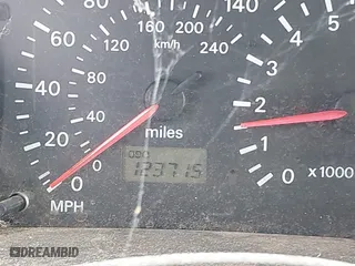 2001 Chrysler Sebring LXi with VIN 4C3AG52H61E190300, listed as a IAAI auction lot 41551135 with 123,715 mi miles. Bid and sale history available at carsss.com. Image 7.