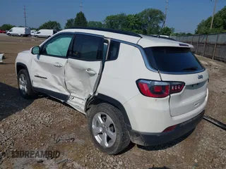 2019 Jeep Compass Altitude z VIN 3C4NJCBB1KT614838, wystawiony jako IAAI lot #42470666 z przebiegiem 31 362 mil mil oraz . Historia ofert i sprzedaży dostępna na DreamBid. Obrazek 3.