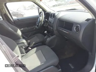 2016 Jeep Patriot Sport with VIN 1C4NJPBA3GD693490, listed as a IAAI auction lot 42086206 with 130,968 mi miles. Bid and sale history available at carsss.com. Image 5.