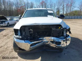 2018 Ram 2500 Tradesman with VIN 3C6UR5CJ1JG336382, listed as a IAAI auction lot 39077896 with 118,111 mi miles. Bid and sale history available at carsss.com. Image 6.
