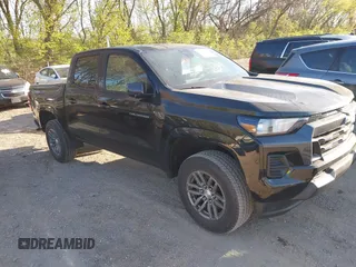 2023 Chevrolet Colorado 2WD LT z VIN 1GCGSCEC1P1237372, wystawiony jako IAAI lot #42033066 z przebiegiem 17 688 mil mil oraz . Historia ofert i sprzedaży dostępna na DreamBid. Obrazek 1.