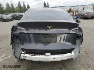2024 Tesla Model Y with VIN 7SAYGDED8RF132426, listed as a Copart auction lot 43715375 with 18,067 mi miles and Salvage Title. Bid and sale history available at carsss.com. Image 6.