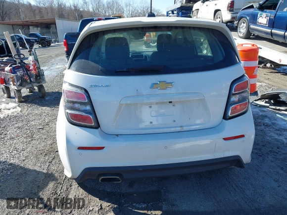 2020 Chevrolet Sonic LT z VIN 1G1JG6SB6L4110185, wystawiony jako IAAI lot #41351600 z przebiegiem 68 813 mil mil oraz . Historia ofert i sprzedaży dostępna na DreamBid. Obrazek 17.
