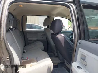 2007 Dodge Dakota SLT z VIN 1D7HW48P27S198997, wystawiony jako IAAI lot #42411491 z przebiegiem 183 825 mil mil oraz . Historia ofert i sprzedaży dostępna na DreamBid. Obrazek 8.