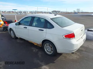 2011 Ford Focus SE with VIN 1FAHP3FN0BW180640, listed as a IAAI auction lot 41638824 with 287,000 mi miles. Bid and sale history available at carsss.com. Image 3.
