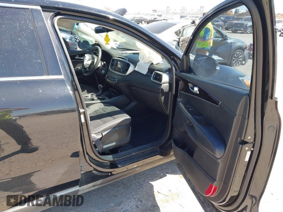 2017 Kia Sorento LX with VIN 5XYPG4A32HG289284, listed as a IAAI auction lot 41869868 with 130,199 mi miles. Bid and sale history available at carsss.com. Image 5.