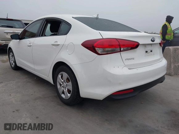 2017 Kia Forte LX with VIN 3KPFK4A7XHE112475, listed as a IAAI auction lot 40762895 with 61,394 mi miles. Bid and sale history available at carsss.com. Image 3.