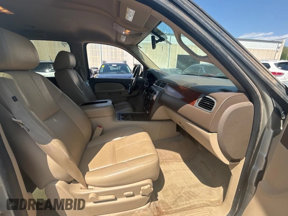 2014 Chevrolet Tahoe LT с VIN 1GNSKBE01ER228400, выставлен на аукционе Copart как лот 53716725 с пробегом 160 420 миль миль и Чистый • Clean title. История ставок и продаж доступна на DreamBid. Изображение 5.