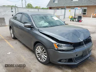 2011 Volkswagen Jetta SEL with VIN 3VWLX7AJ0BM303303, listed as a IAAI auction lot 42260949 with 182,384 mi miles and . Bid and sale history available at DreamBid. Image 1.