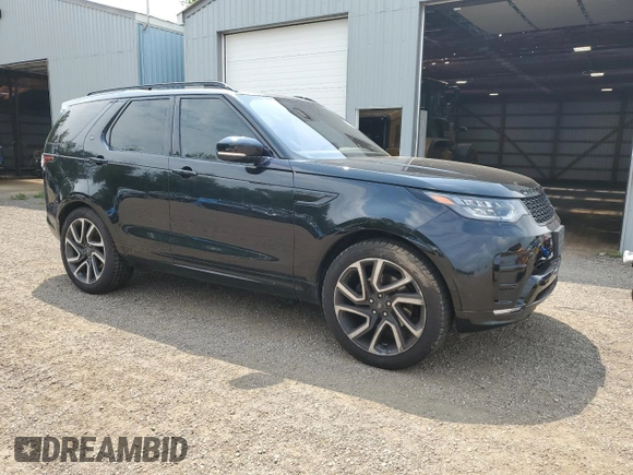 2017 Land Rover Discovery HSE Luxury with VIN SALRHBBV1HA026657, listed as a Copart auction lot 64478634 with 31,050 mi miles and Non Repairable. Bid and sale history available at carsss.com. Image 4.