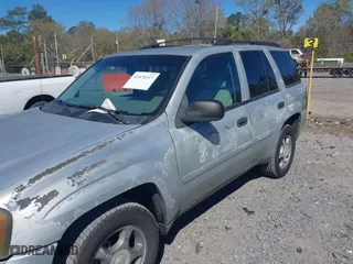 2007 Chevrolet TrailBlazer LT with VIN 1GNDS13S472204966, listed as a IAAI auction lot 41878317 with 253,490 mi miles. Bid and sale history available at carsss.com. Image 6.