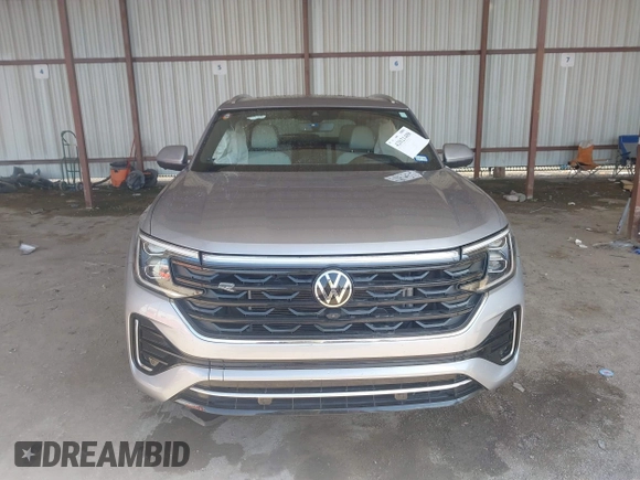 2024 Volkswagen Atlas SEL Premium R-Line z VIN 1V2FE2CA3RC242710, wystawiony jako IAAI lot #42021488 z przebiegiem 20 048 mil mil oraz . Historia ofert i sprzedaży dostępna na DreamBid. Obrazek 12.