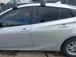 2019 Toyota Prius L Eco with VIN JTDKARFUXK3085578, listed as a IAAI auction lot 41073531 with 104,445 mi miles. Bid and sale history available at carsss.com. Image 15.