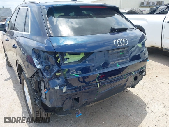 2020 Audi Q3 Premium z VIN WA1AECF34L1104864, wystawiony jako IAAI lot #42266118 z przebiegiem 43 024 mil mil oraz . Historia ofert i sprzedaży dostępna na DreamBid. Obrazek 6.