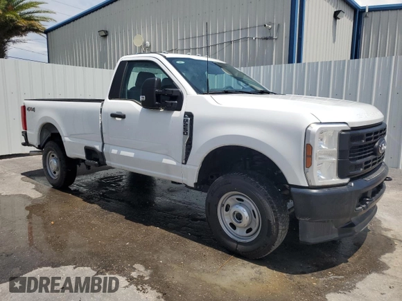 2024 Ford F-250 XL z VIN 1FTBF2BA2REC62479, wystawiony jako Copart lot #63647595 z przebiegiem Nie podano mil oraz Szkoda całkowita • Salvage title. Historia ofert i sprzedaży dostępna na DreamBid. Obrazek 4.