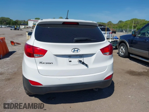 2015 Hyundai Tucson GLS with VIN KM8JT3AF9FU013178, listed as a IAAI auction lot 41846200 with 143,711 mi miles and . Bid and sale history available at DreamBid. Image 17.