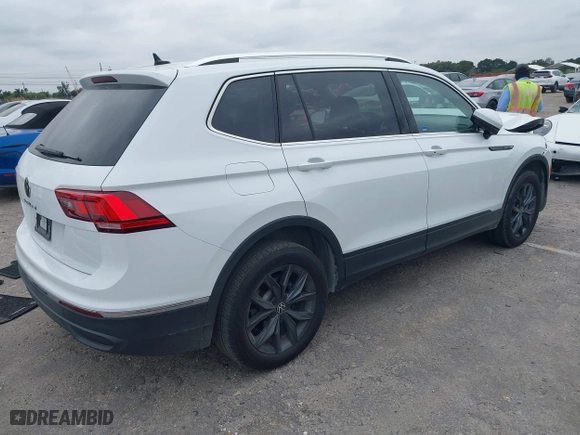 2022 Volkswagen Tiguan SE with VIN 3VV3B7AXXNM175325, listed as a IAAI auction lot 41326261 with 22,361 mi miles. Bid and sale history available at carsss.com. Image 4.