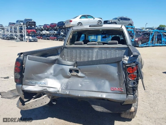 2007 GMC Sierra 1500 Classic SL with VIN 2GTEC13VX71162484, listed as a IAAI auction lot 41786748 with 383,881 mi miles. Bid and sale history available at carsss.com. Image 6.