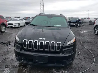 2015 Jeep Cherokee Latitude with VIN 1C4PJLCB0FW676917, listed as a IAAI auction lot 41928270 with 181,134 mi miles and . Bid and sale history available at carsss.com. Image 12.