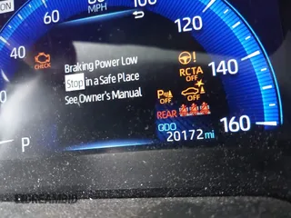 2022 Toyota Corolla Cross XLE z VIN 7MUEAABG0NV030757, wystawiony jako IAAI lot #42597979 z przebiegiem 20 172 mil mil oraz . Historia ofert i sprzedaży dostępna na DreamBid. Obrazek 15.