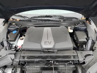 2024 Kia EV6 Light with VIN KNDC34LB2R5207708, listed as a Copart auction lot 86024844 with 6,698 mi miles and Salvage Title. Bid and sale history available at carsss.com. Image 13.