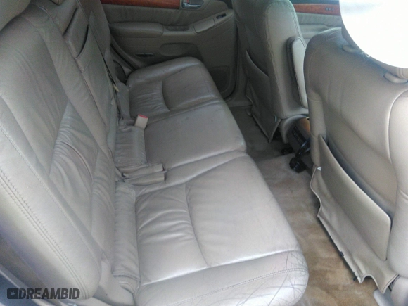 2007 Lexus GX 470 with VIN JTJBT20X470134624, listed as a IAAI auction lot 36061408 with 331,100 mi miles. Bid and sale history available at carsss.com. Image 8.