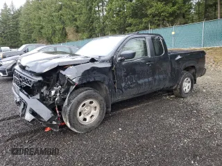 2022 Nissan Frontier SV z VIN 1N6ED1CM8NN636638, wystawiony jako Copart lot #46104605 z przebiegiem Nie podano mil oraz Szkoda całkowita • Salvage title. Historia ofert i sprzedaży dostępna na DreamBid. Obrazek 1.